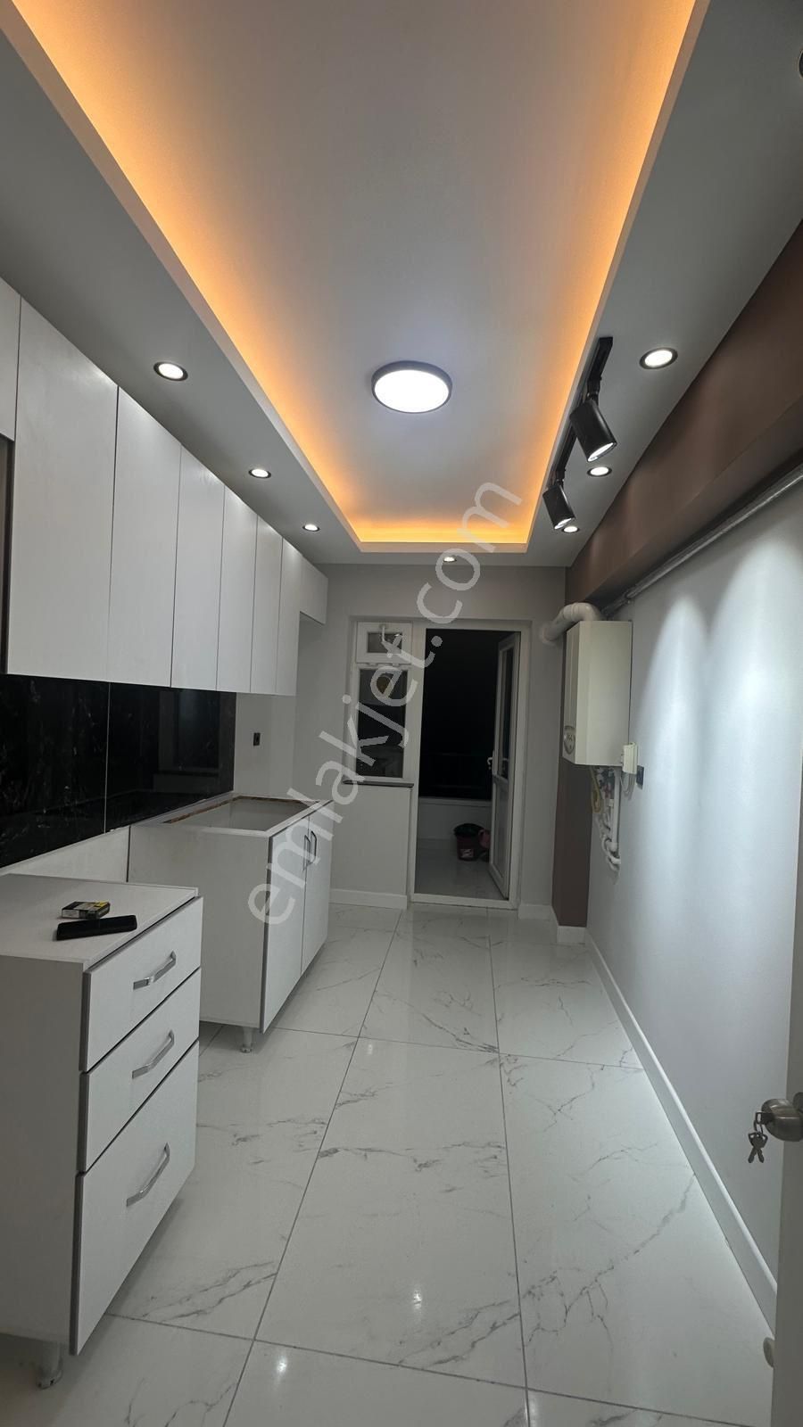 Pınarbaşı Mahallesi 3 + 1 Acil Üçüncü Kat Satılık Daire Full Yapılı - Görsel 3