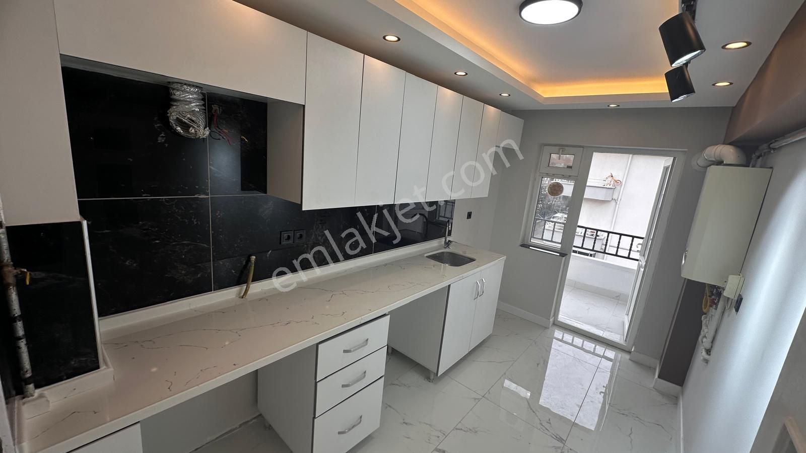 Pınarbaşı Mahallesi 3 + 1 Acil Üçüncü Kat Satılık Daire Full Yapılı - Görsel 31