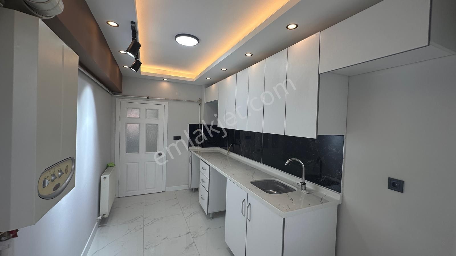 Pınarbaşı Mahallesi 3 + 1 Acil Üçüncü Kat Satılık Daire Full Yapılı - Görsel 29