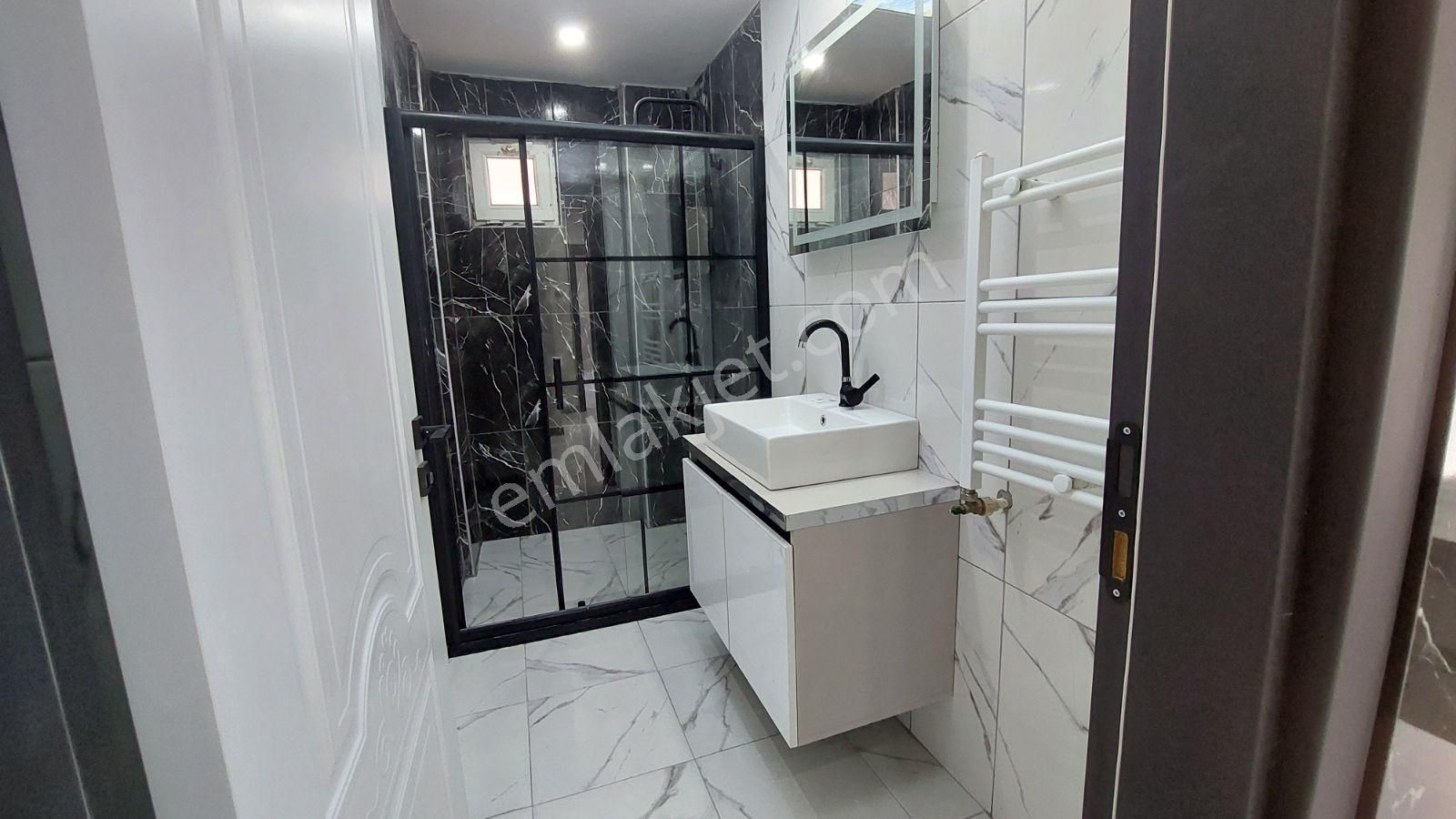 Akşemsettin'de Güney Yol 3 Cepheli Full Utra Lüks 3+1 - Görsel 24