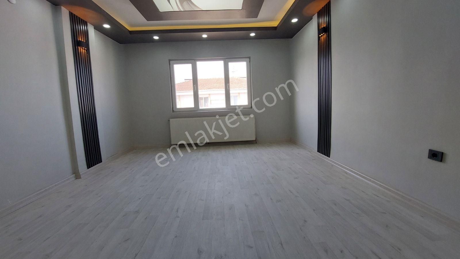 Akşemsettin'de Güney Yol 3 Cepheli Full Utra Lüks 3+1 - Görsel 10