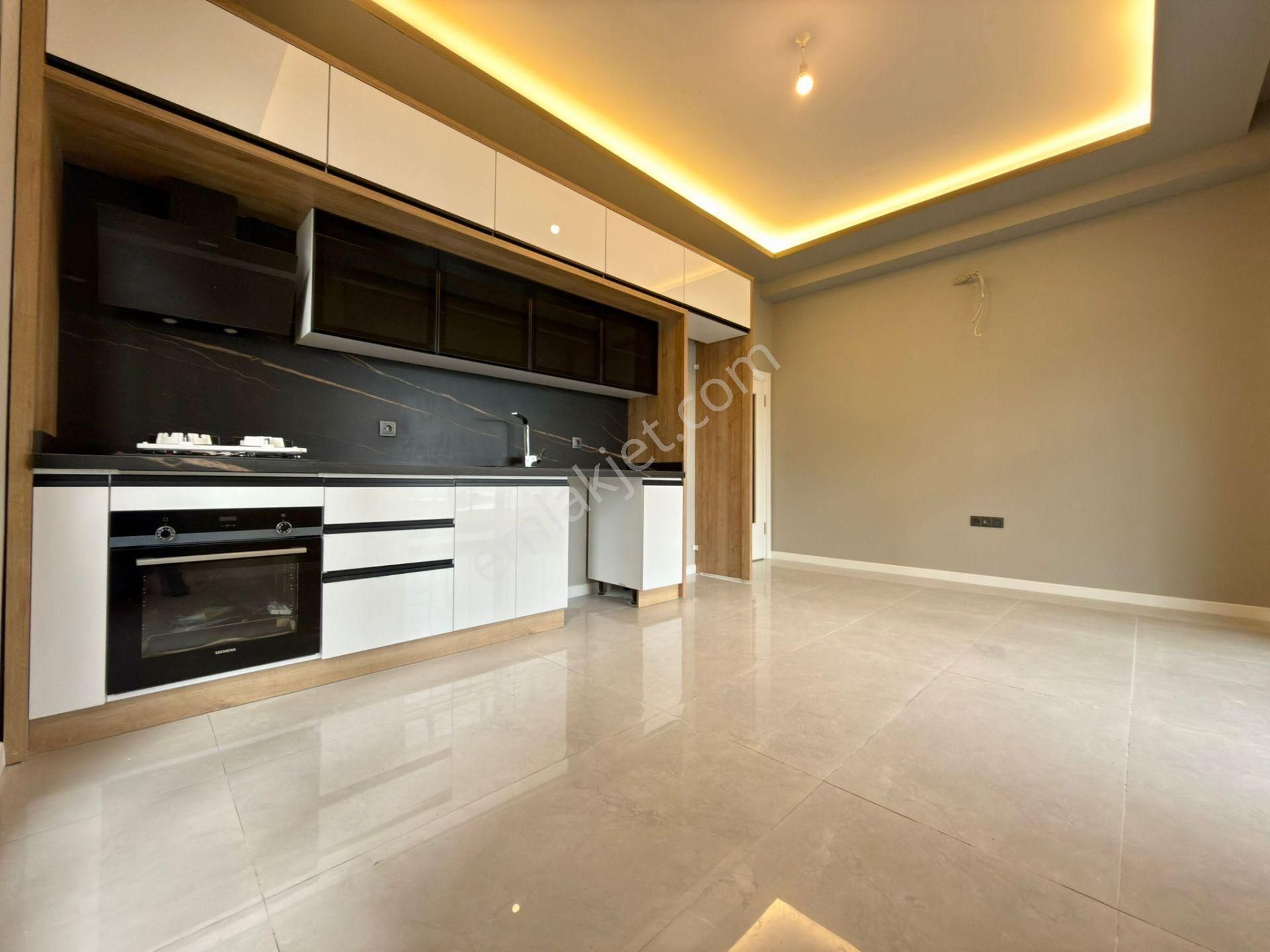 Yükselden Altınkumda Müstakil Bahçeli Ön Cephe Satılık 2+1 Daire