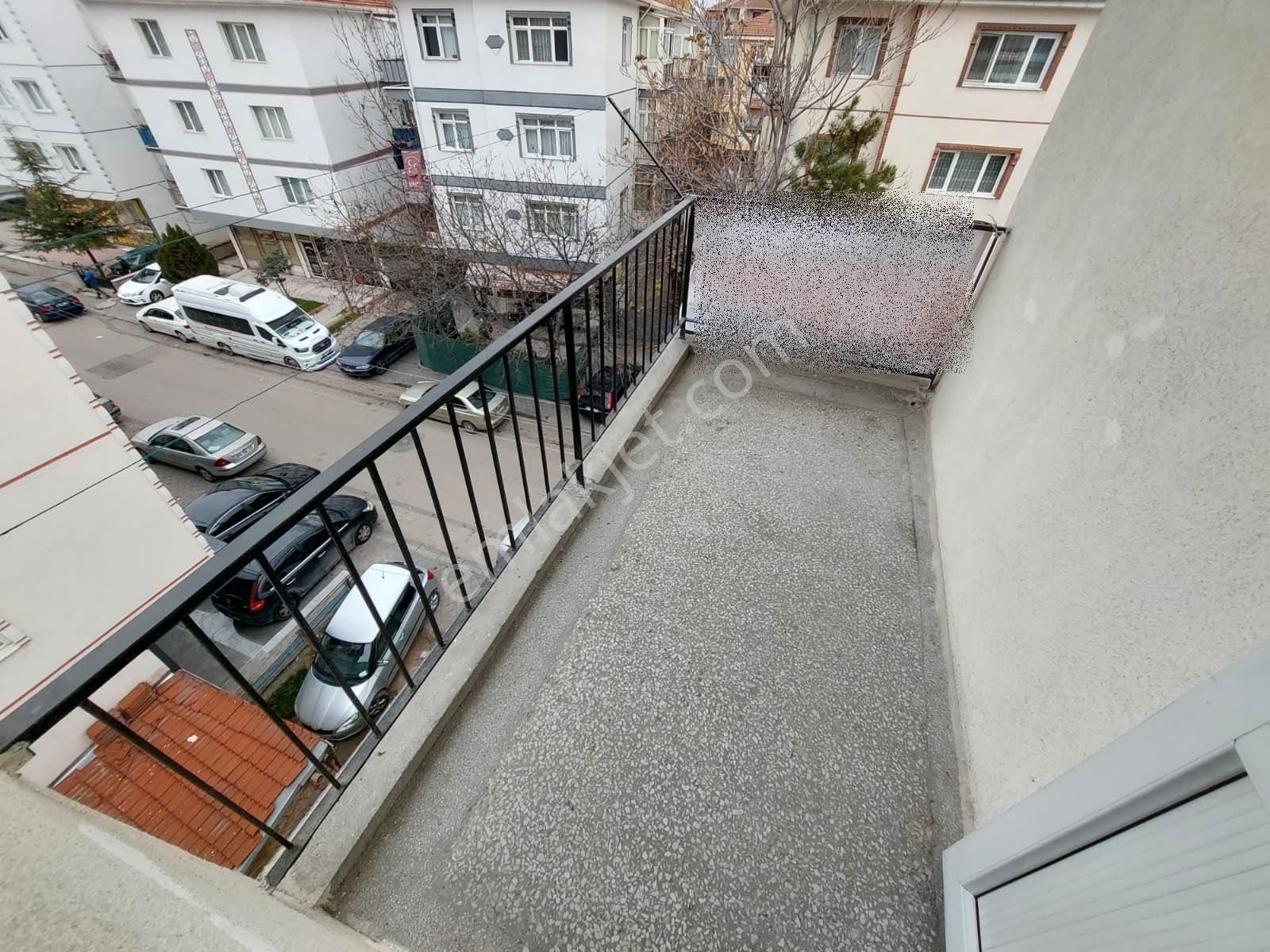 Sincan Maraş’a Çakmak Mahallesi Üçüncü Katta 3 + 1 Satılık Daire - Görsel 3