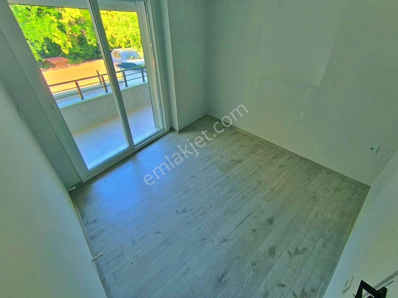 Uytundan Gürede Bahçe Kullanımlı Satılık Lüx 1+1 Daire - Görsel 25