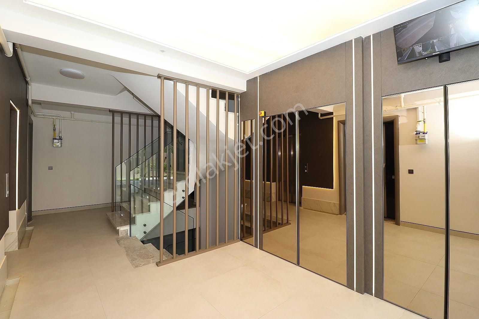 Güzeloba'da Denize 400 M Eşyalı Kiralık 1+1 Daire | Tekce - Görsel 6