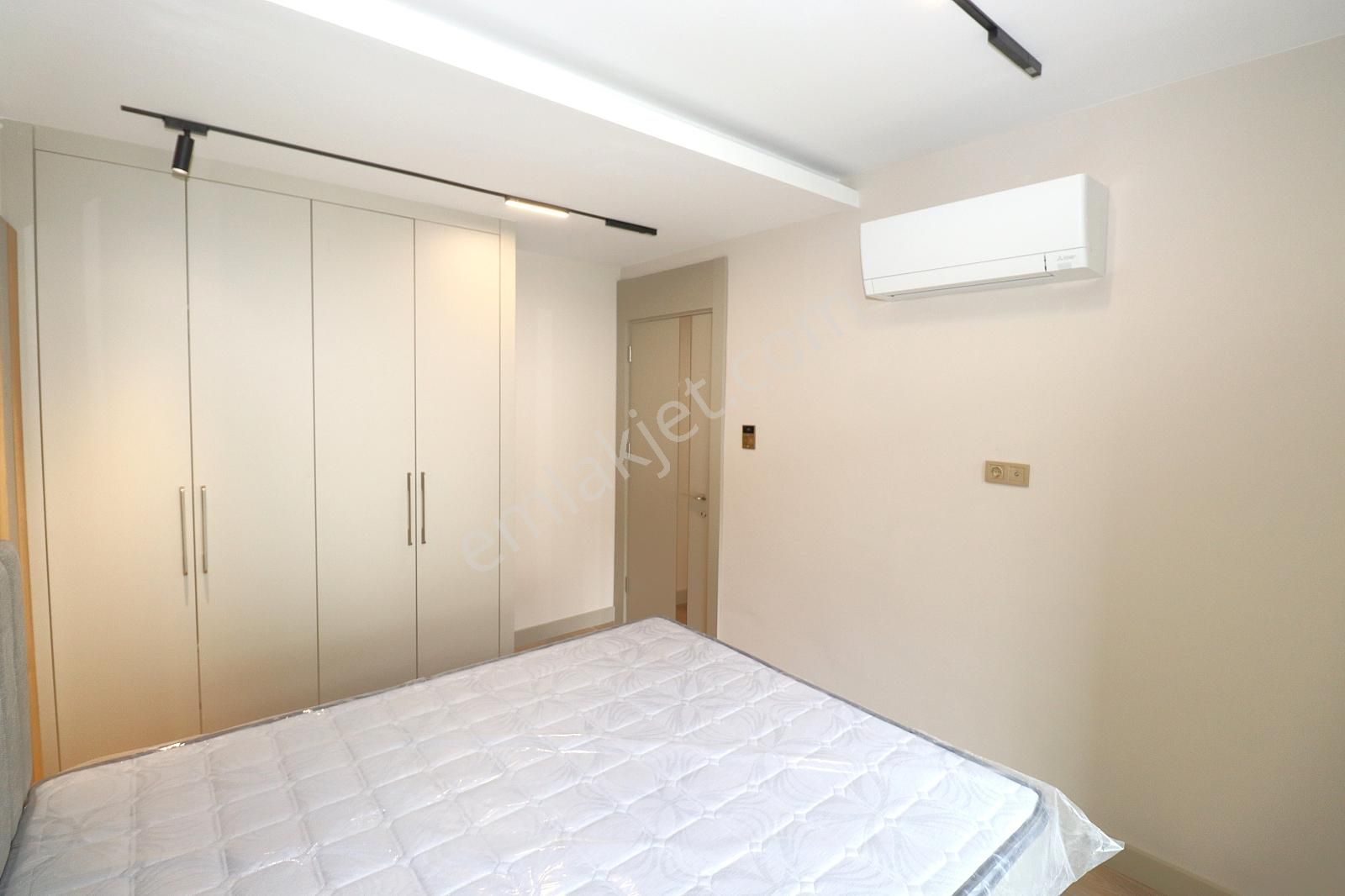 Güzeloba'da Denize 400 M Eşyalı Kiralık 1+1 Daire | Tekce - Görsel 12