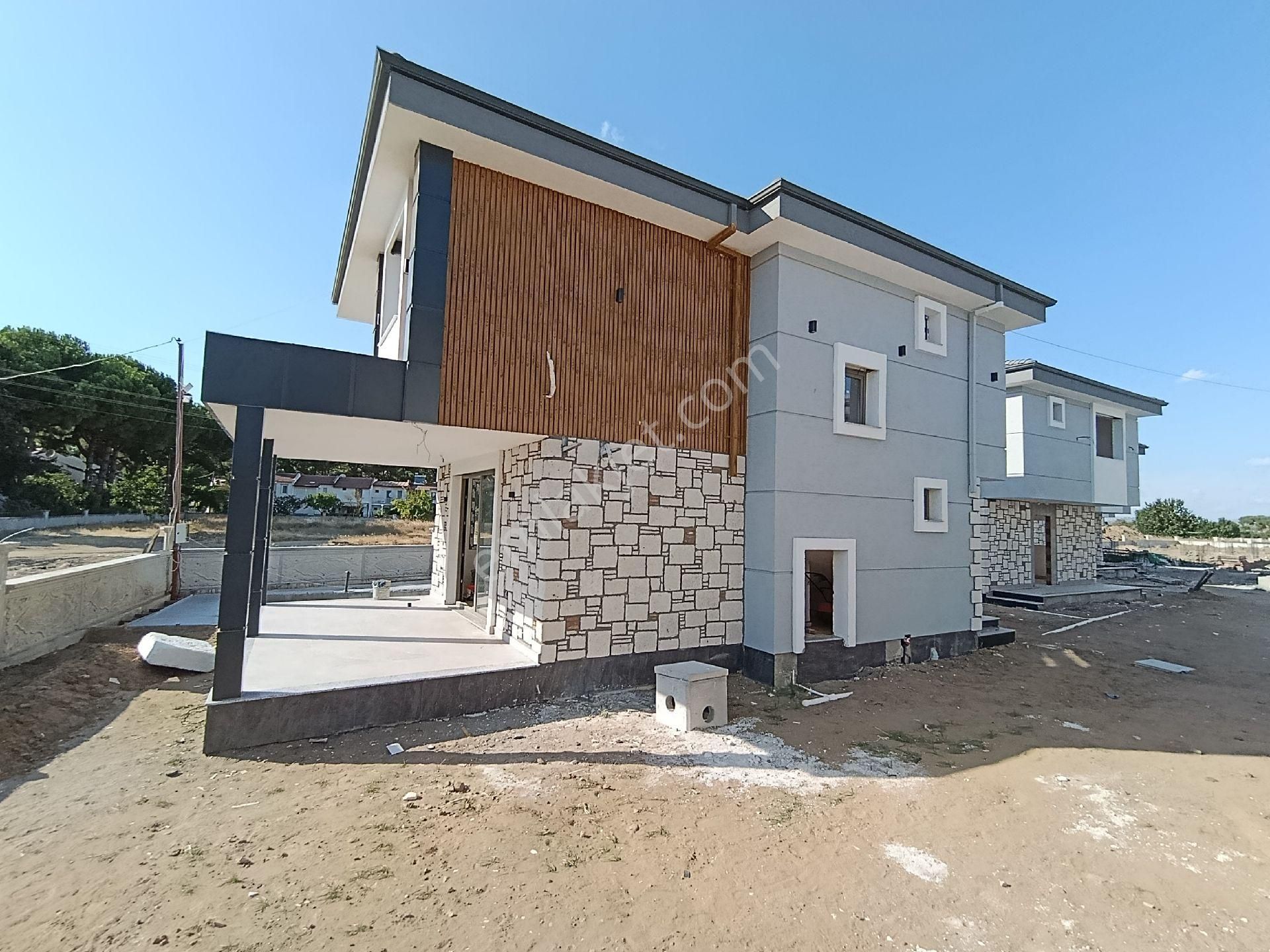 Taş Emlak'tan Altınova'da Havuzlu Sıfır Villa - Görsel 25