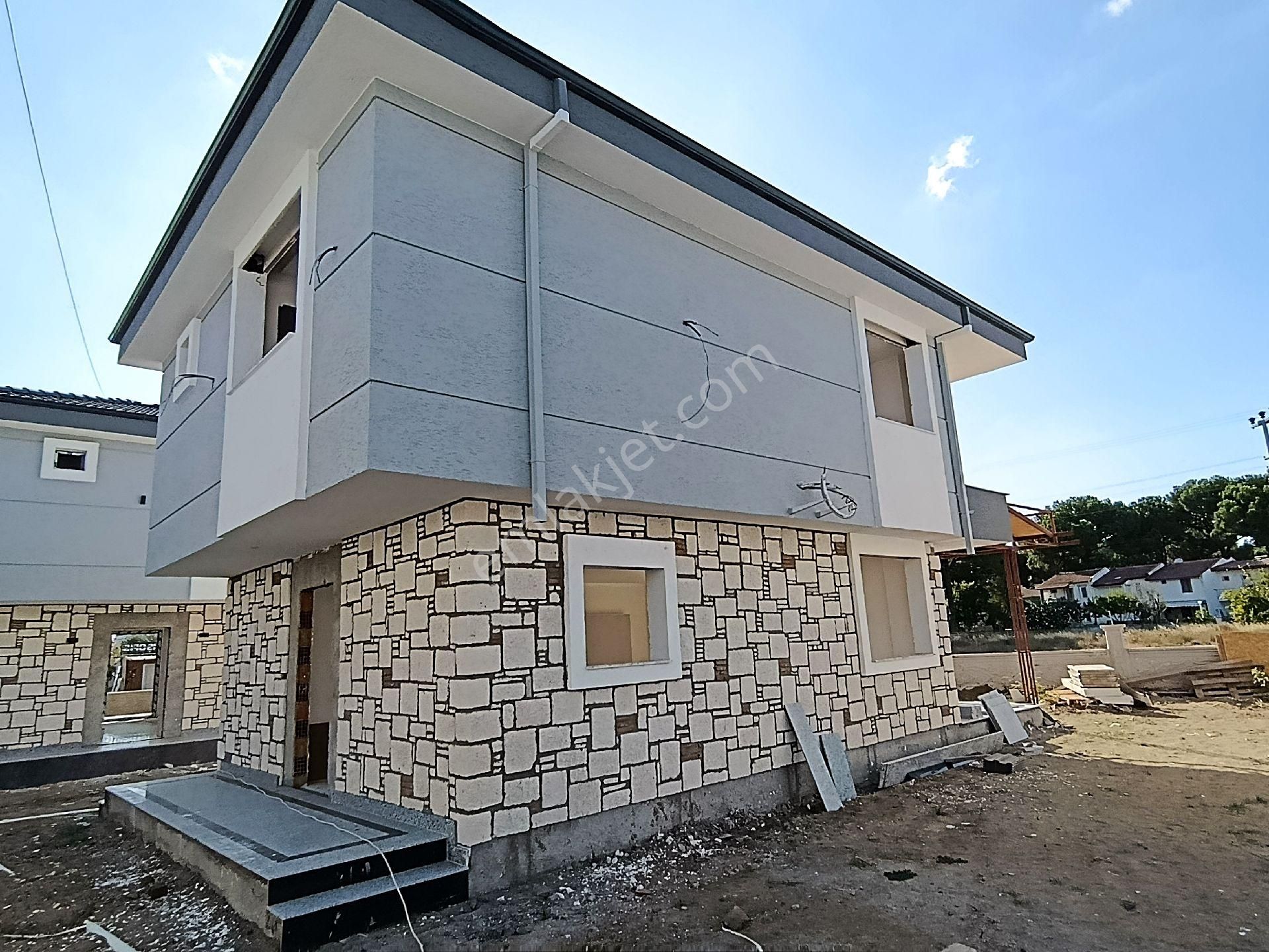 Taş Emlak'tan Altınova'da Havuzlu Sıfır Villa - Görsel 15