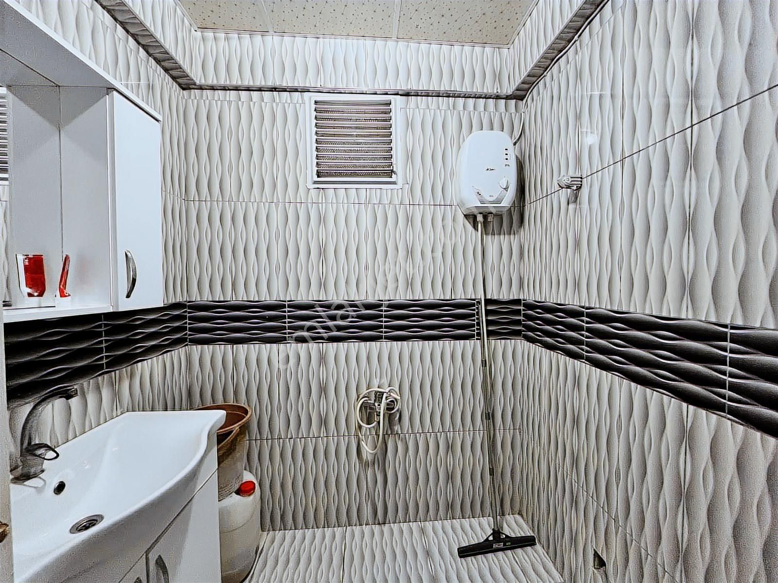 Zafer Mahallesinde Acil Satılık 3+1 Üst Kat Daire - Görsel 14