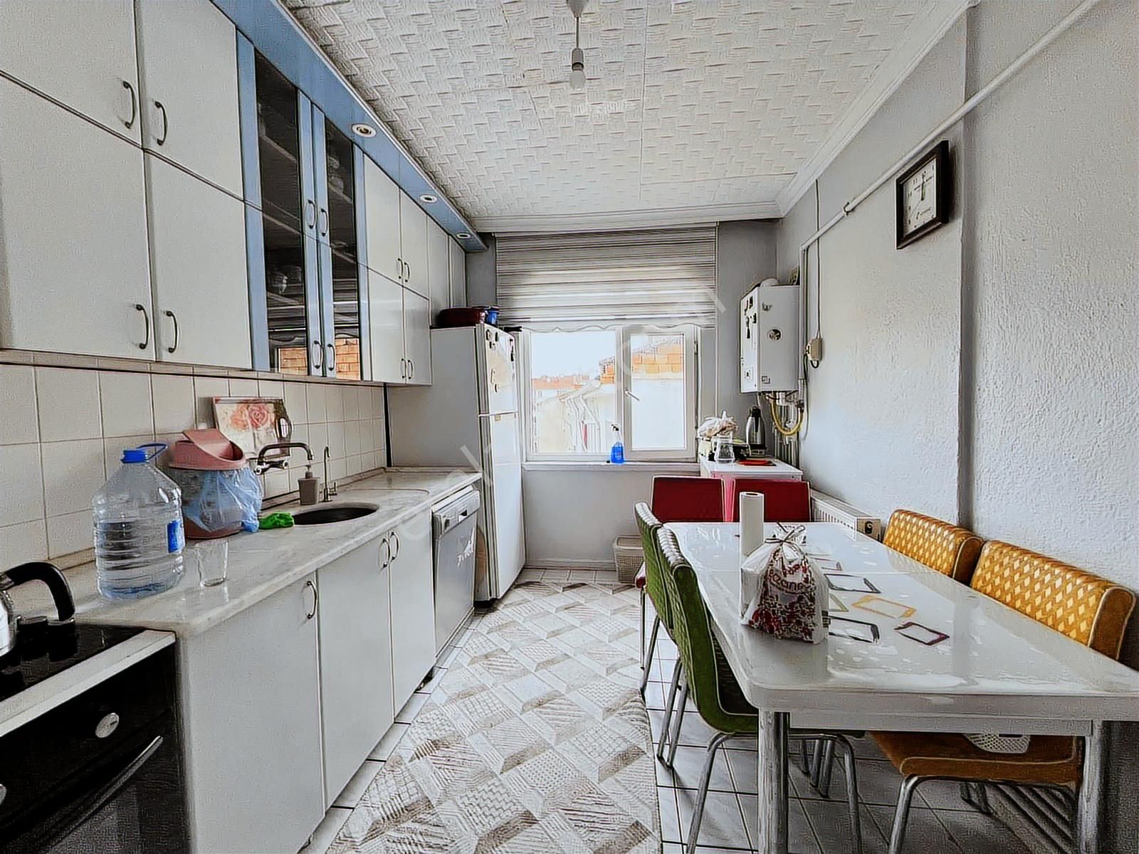 Zafer Mahallesinde Acil Satılık 3+1 Üst Kat Daire - Görsel 5