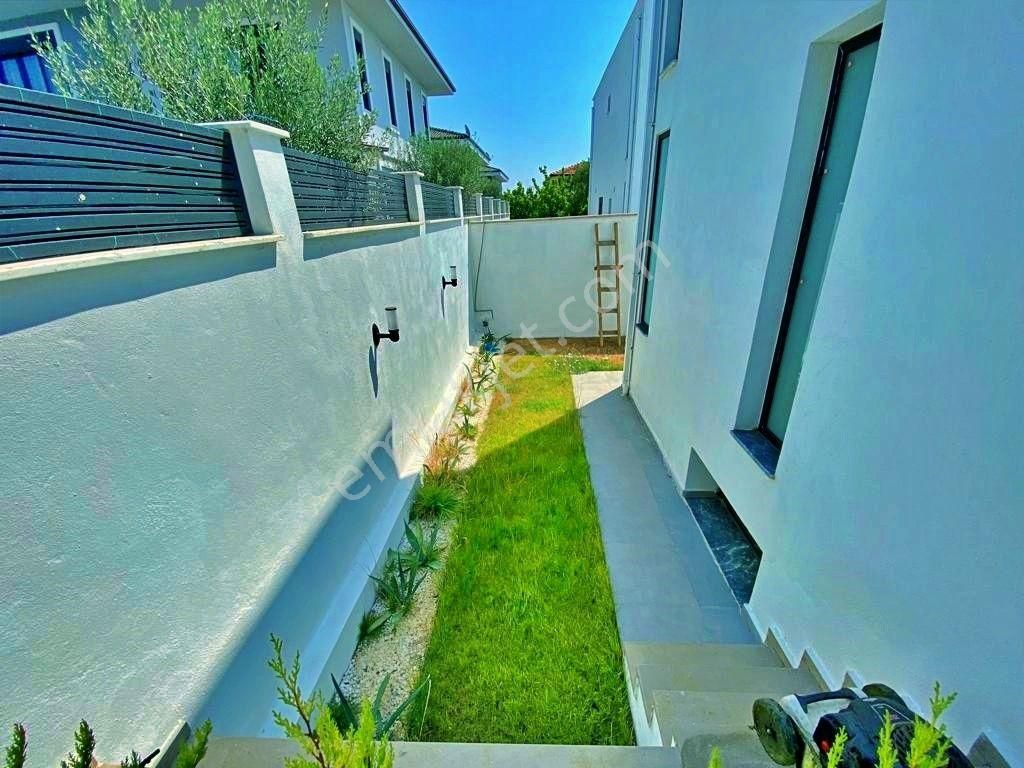 Uytun'dan Güre'de Sauna Yüzme Havuzlu Ultralüx 5+1 Satılık Villa - Görsel 22