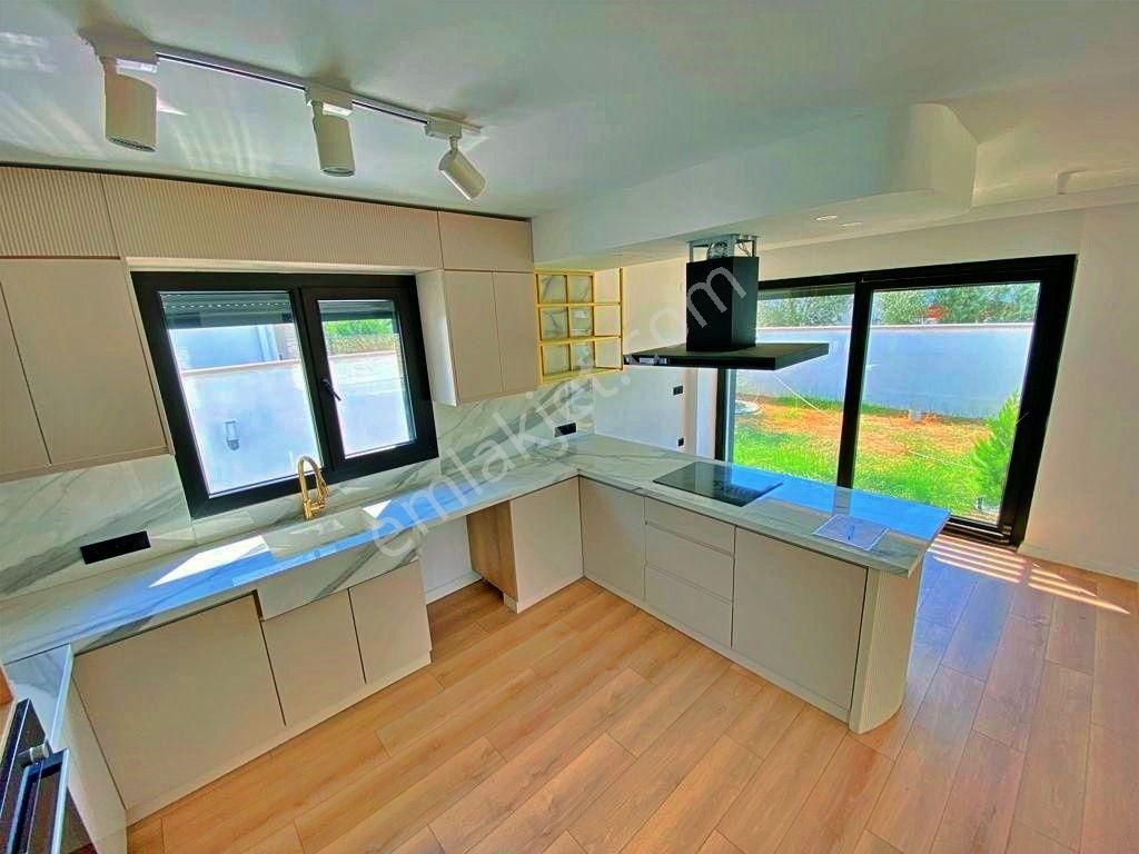 Uytun'dan Güre'de Sauna Yüzme Havuzlu Ultralüx 5+1 Satılık Villa - Görsel 29