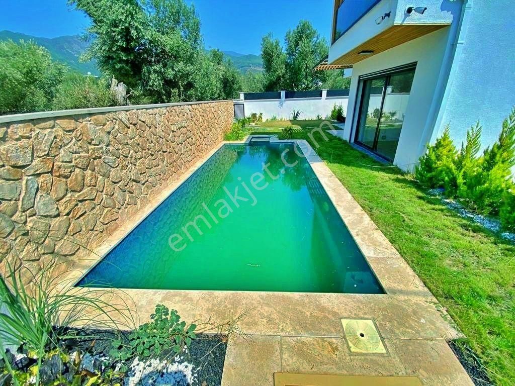 Uytun'dan Güre'de Sauna Yüzme Havuzlu Ultralüx 5+1 Satılık Villa - Görsel 17