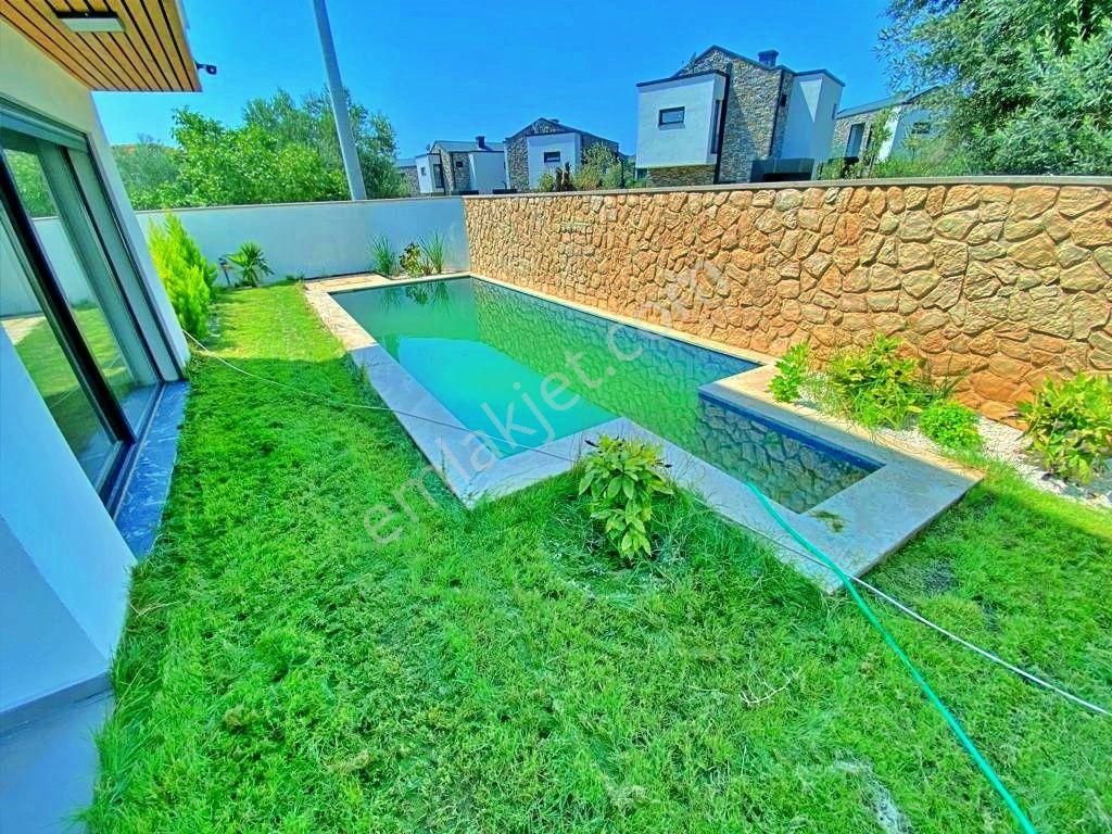 Uytun'dan Güre'de Sauna Yüzme Havuzlu Ultralüx 5+1 Satılık Villa - Görsel 9