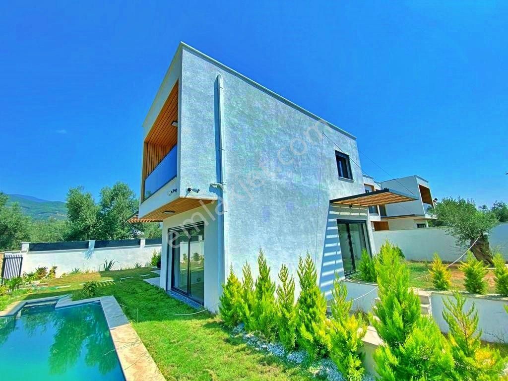 Uytun'dan Güre'de Sauna Yüzme Havuzlu Ultralüx 5+1 Satılık Villa - Görsel 19