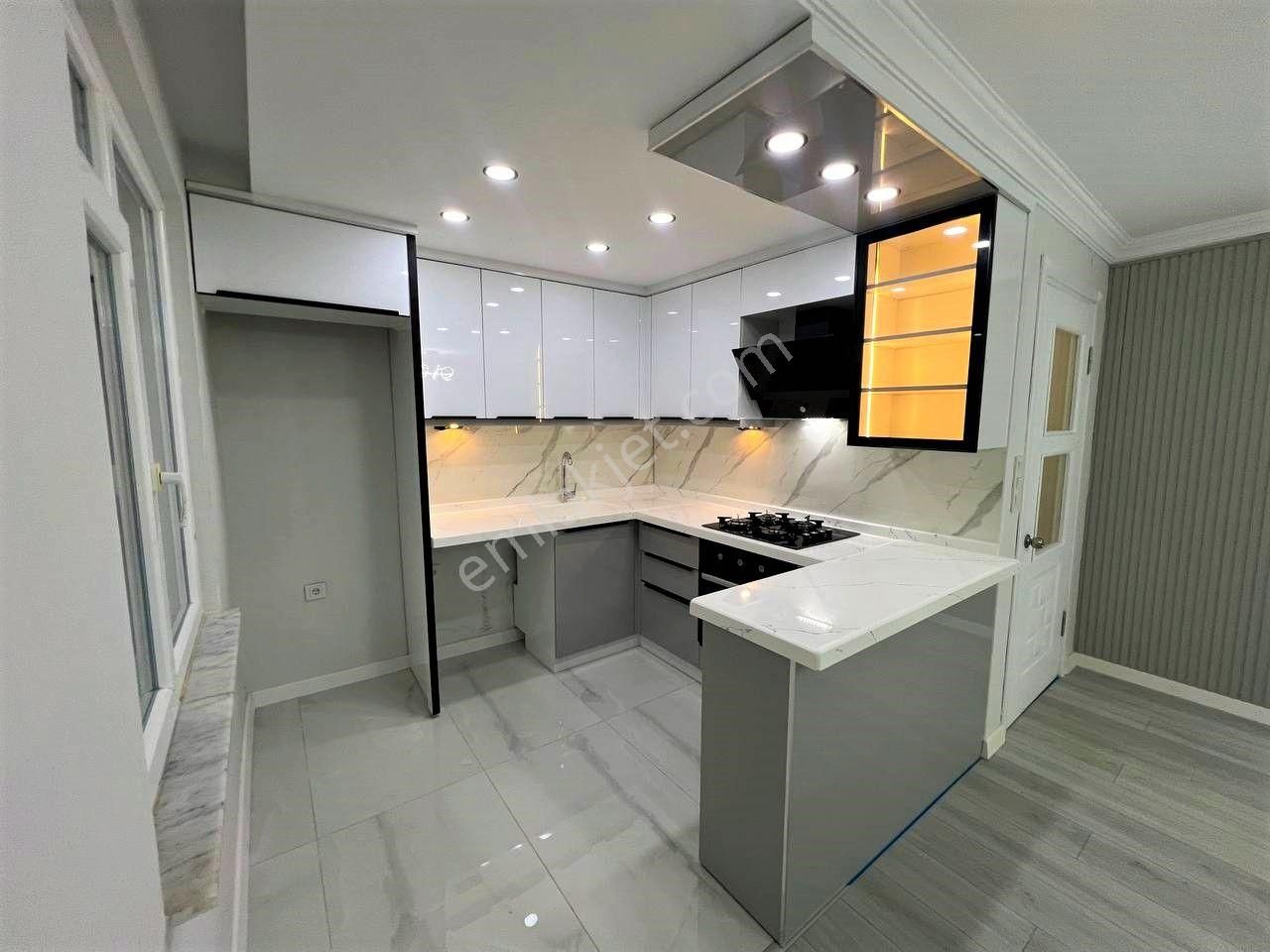 🟠🟠alfa'dan Akçay'da Satılık Dev Balkonlu Müstakil Tadında Denize 200 M Full Yapılı 2+1 Daire