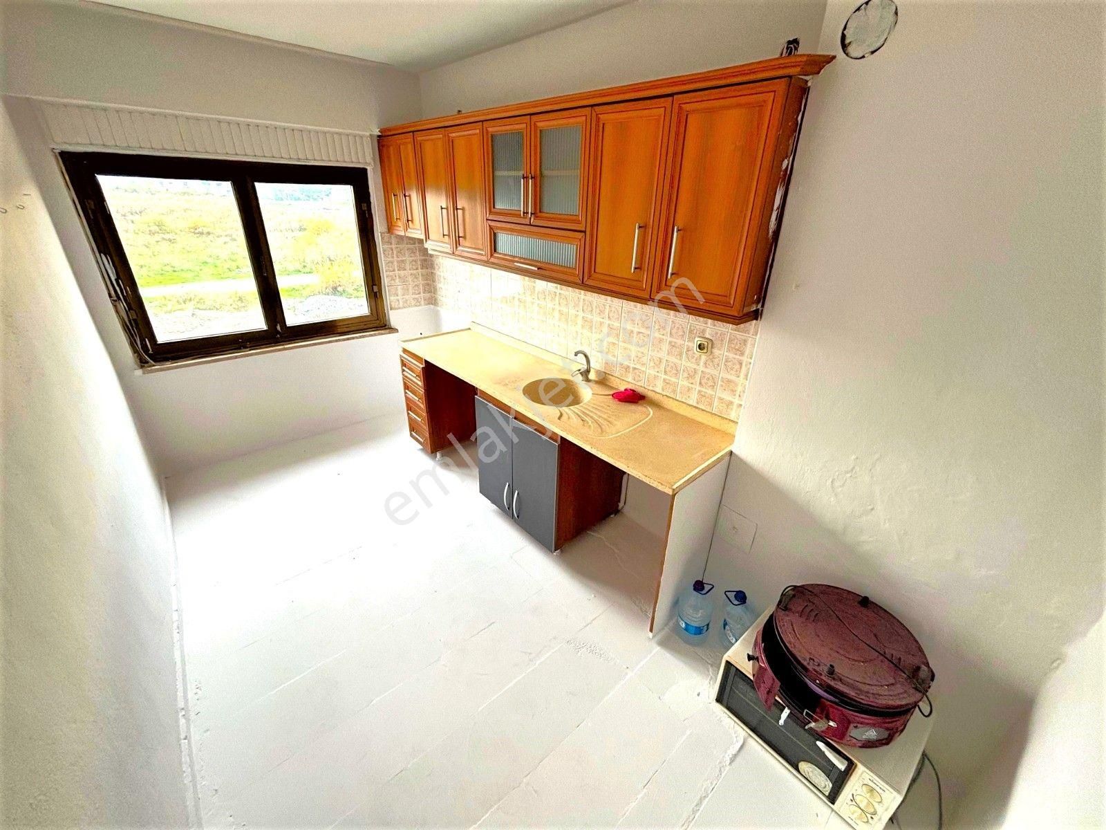 🟠🟠alfa'dan Akçay'da Harika Konum Satılık Denize 100 Mt Ayrı Mutfak 2+1 Geniş Daire