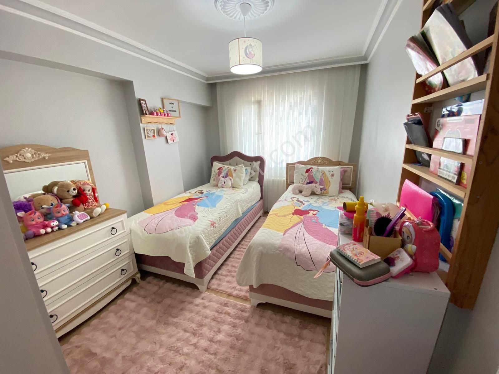 Karapürçek Eyüp Cami Yakını 3.kat 3+1 Kombi C.balkon Duşakabin Anksrta Ocak Full Yapılı - Görsel 15