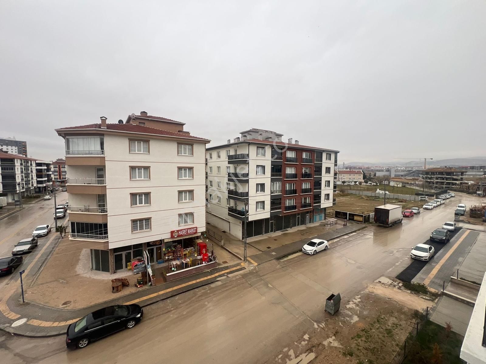 Yenikent Menderes Mah. Sıfır Ara Katta Geniş Balkonlu 3+1 Daire - Görsel 15