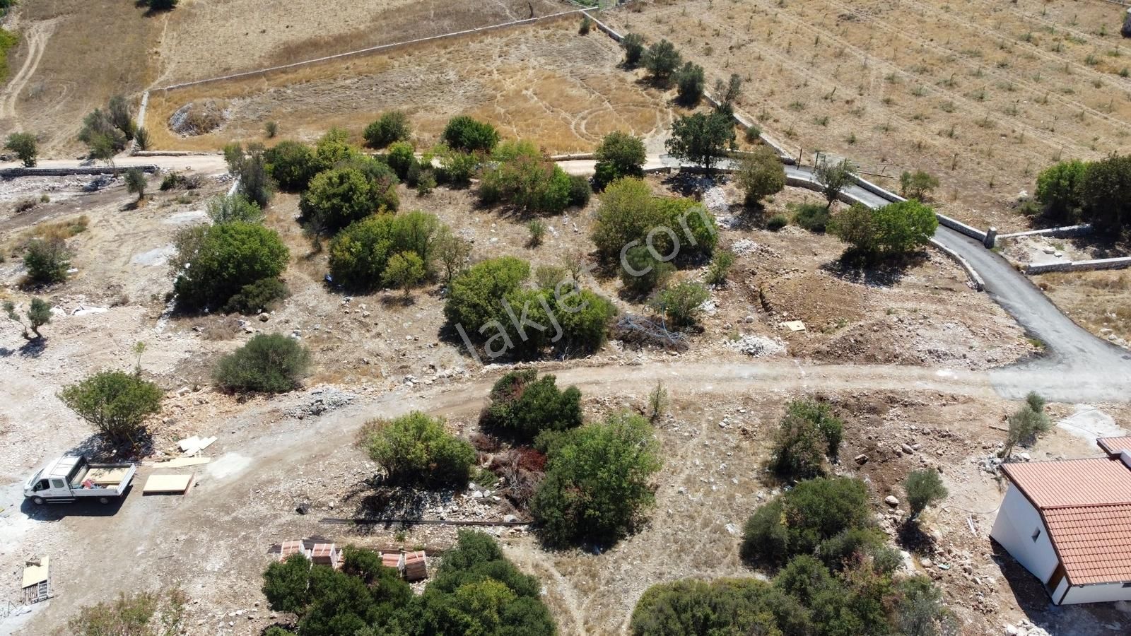 Urla Barbaros Köyünde Manzaralı Tarla - Görsel 7