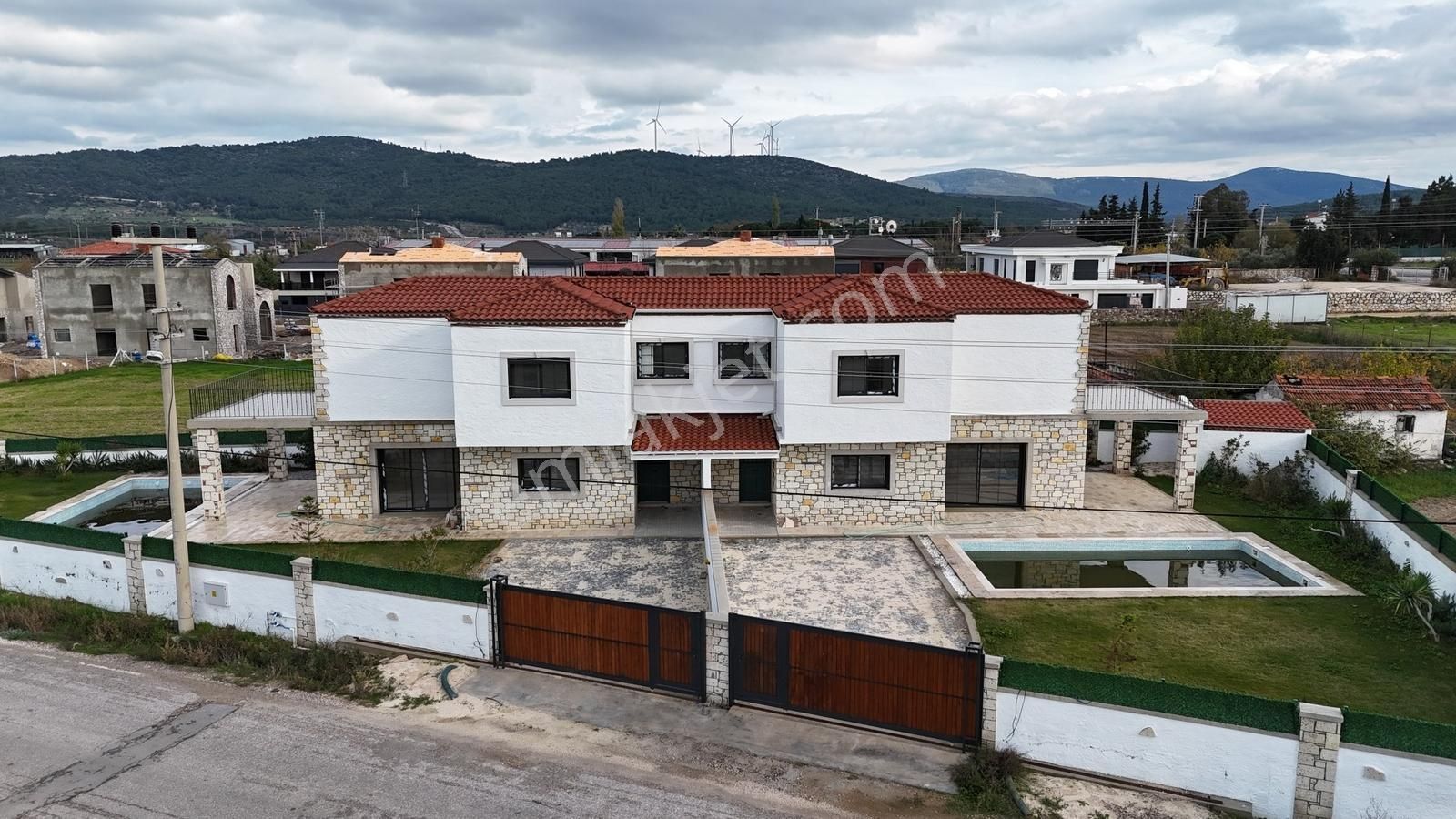 Uzunkuyu'da, Havuzlu, Bahçeli, Konuk Odalı, Konforlu Özel Villa!