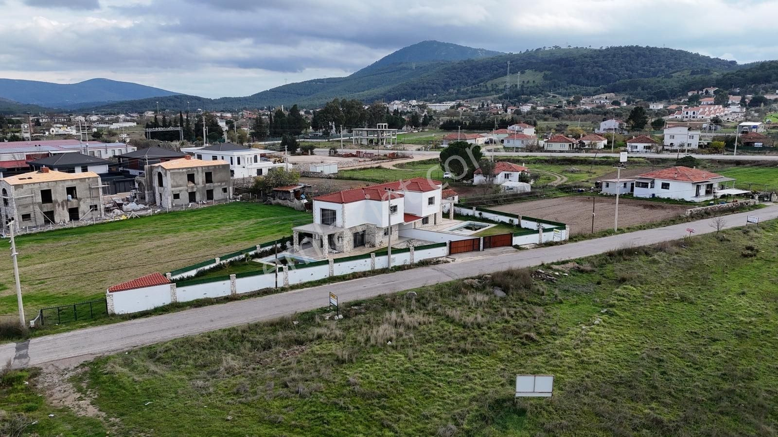 Uzunkuyu'da, Havuzlu, Bahçeli, Konuk Odalı, Konforlu Özel Villa! - Görsel 21