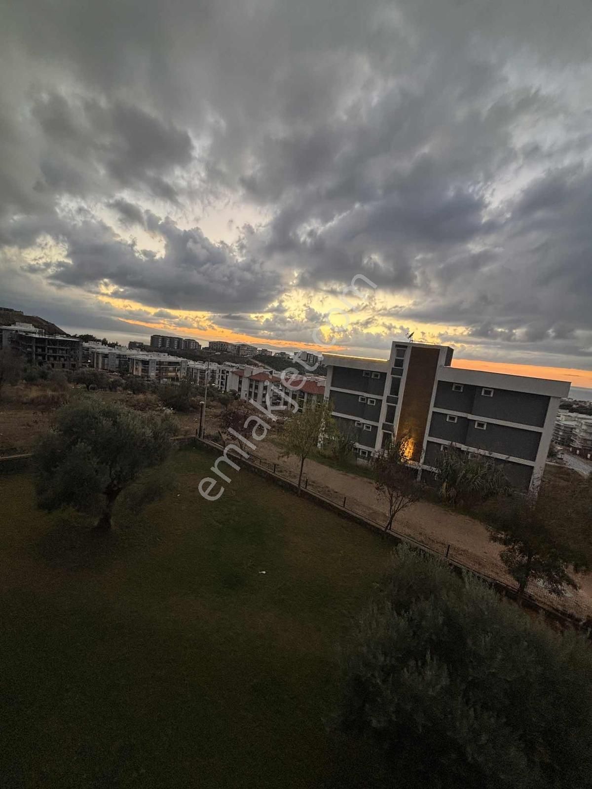 Kuşadası Değirmende Mahallesi'nde 3 + 1 Satılık Daire - Görsel 9