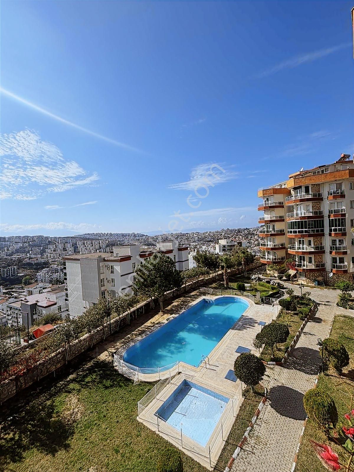 Kuşadası Ege Mahallesi'nde 3 + 1 Eşyalı Kiralık - Görsel 19