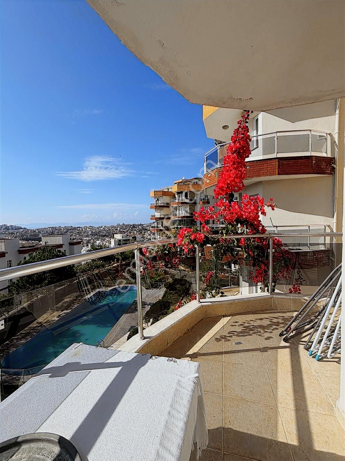 Kuşadası Ege Mahallesi'nde 3 + 1 Eşyalı Kiralık - Görsel 7