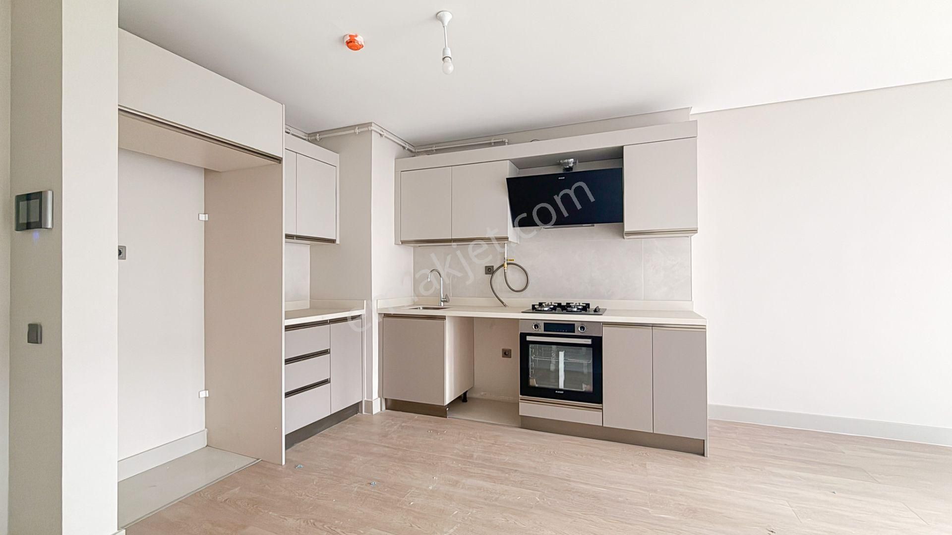 Century21 Bal 'dan Emlak Konutta Devirli Satılık 1+1 Daire - Görsel 14