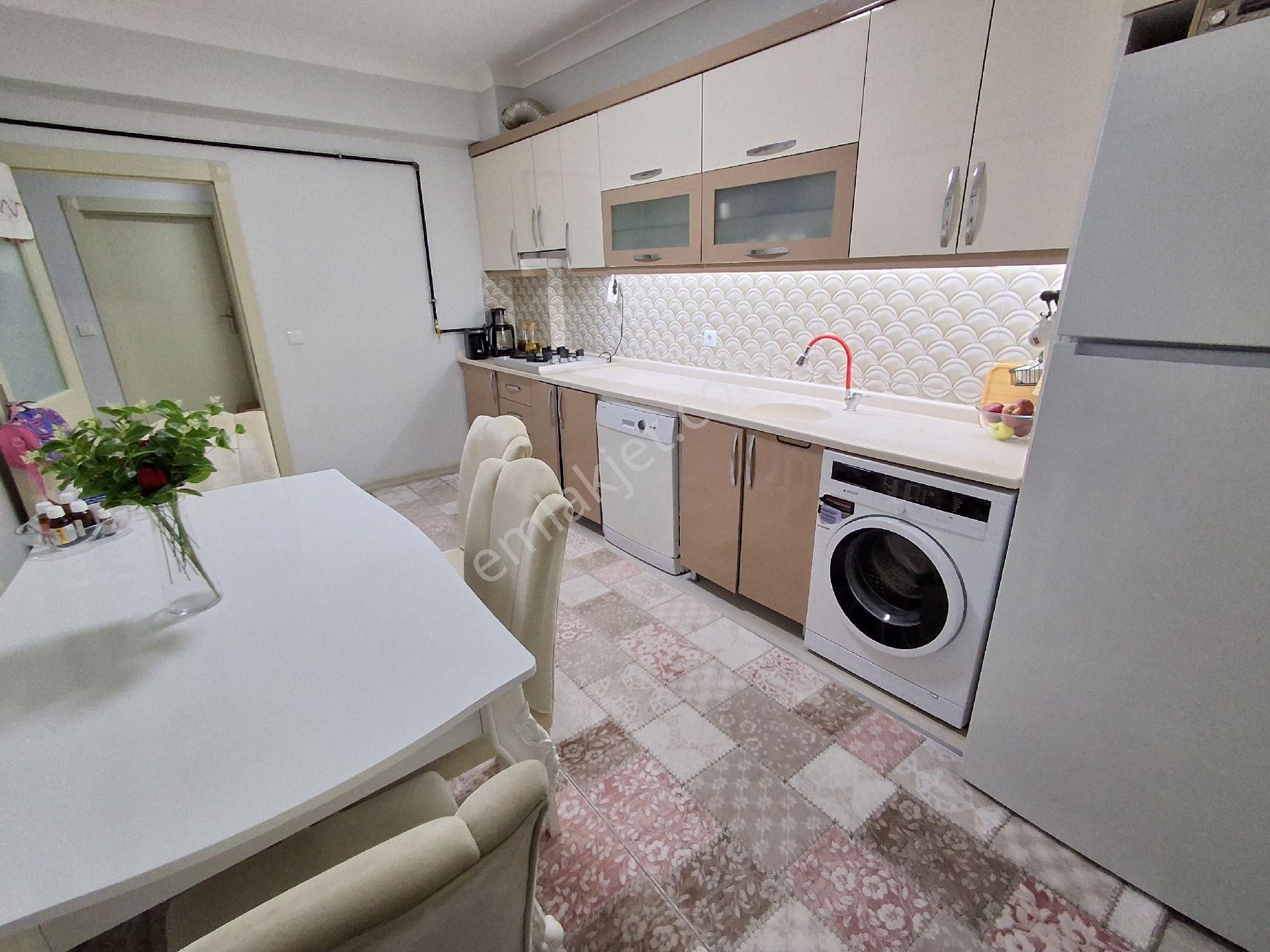 Beşikkaya 9.cd Okul Yanında Asansörlü 2+1 95m2 Full Yapılı Daire - Görsel 6