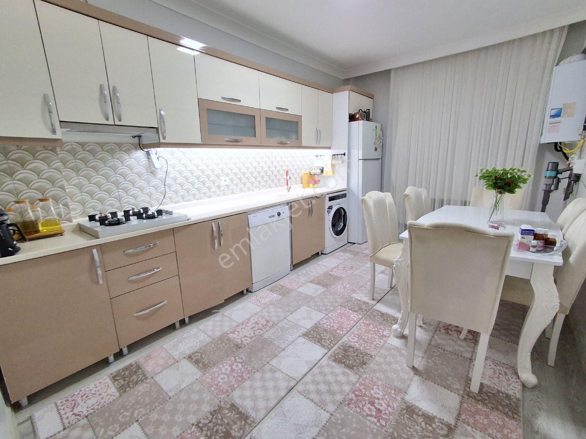 Beşikkaya 9.cd Okul Yanında Asansörlü 2+1 95m2 Full Yapılı Daire - Görsel 4