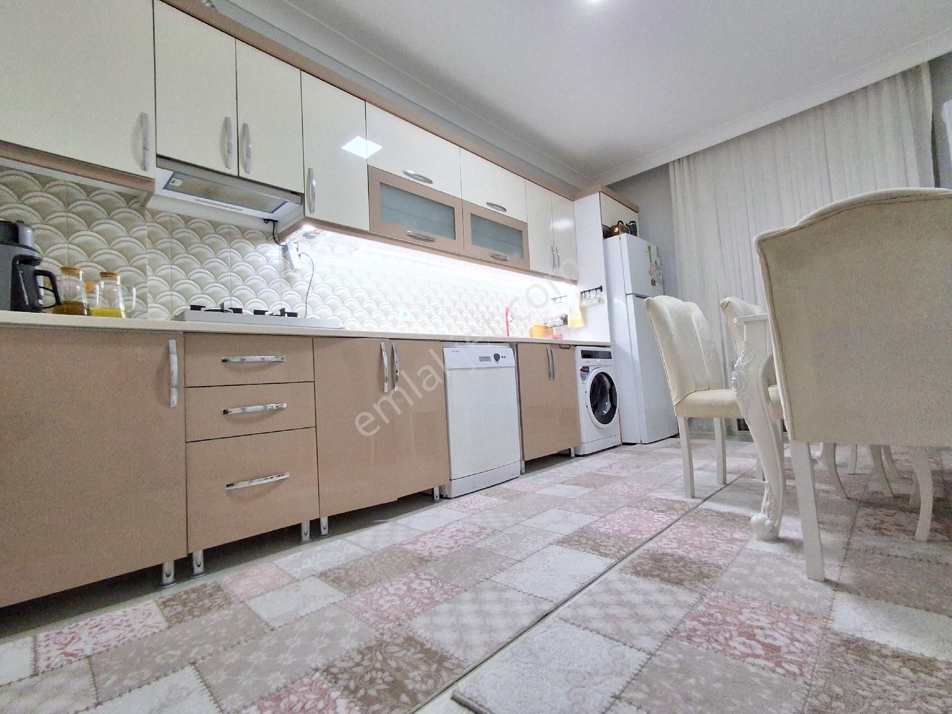 Beşikkaya 9.cd Okul Yanında Asansörlü 2+1 95m2 Full Yapılı Daire - Görsel 2