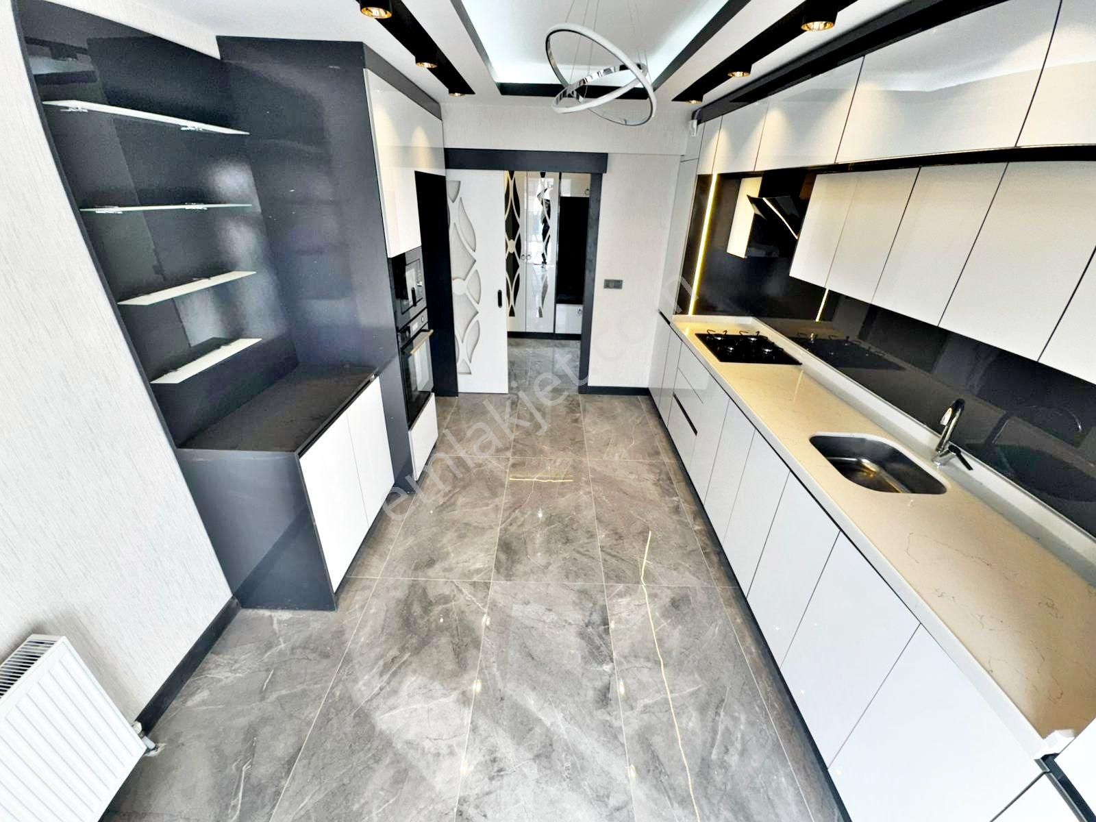 Burç Mah. Ultra Lüks Yapılı Arakat Acil Satılık Sıfır 3+1 Daire_ - Görsel 3