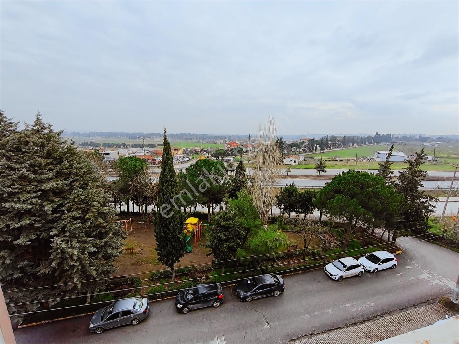 Hava Lojmanlarının Dibinde Masrafsız Bahçelievlere, Hava Üssüne - Görsel 3