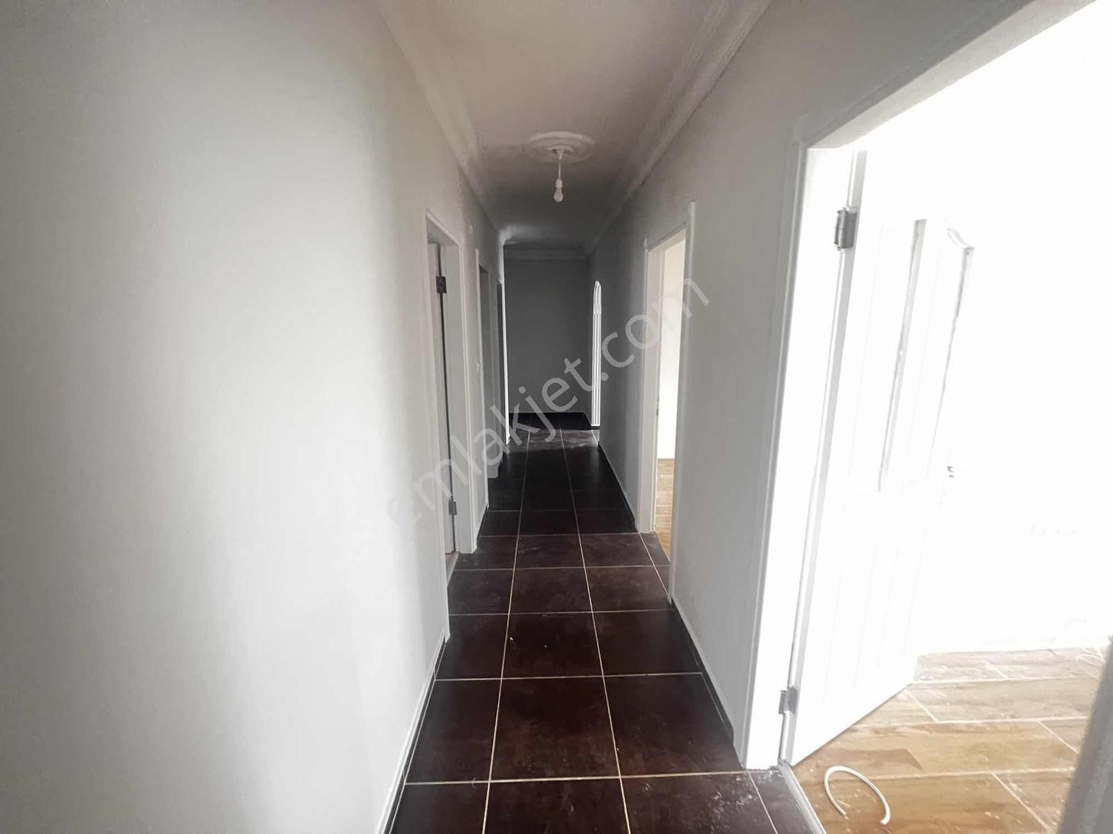 Dutlubahçe Mahallesinde Satılık 3+1 Arakat Daire - Görsel 22