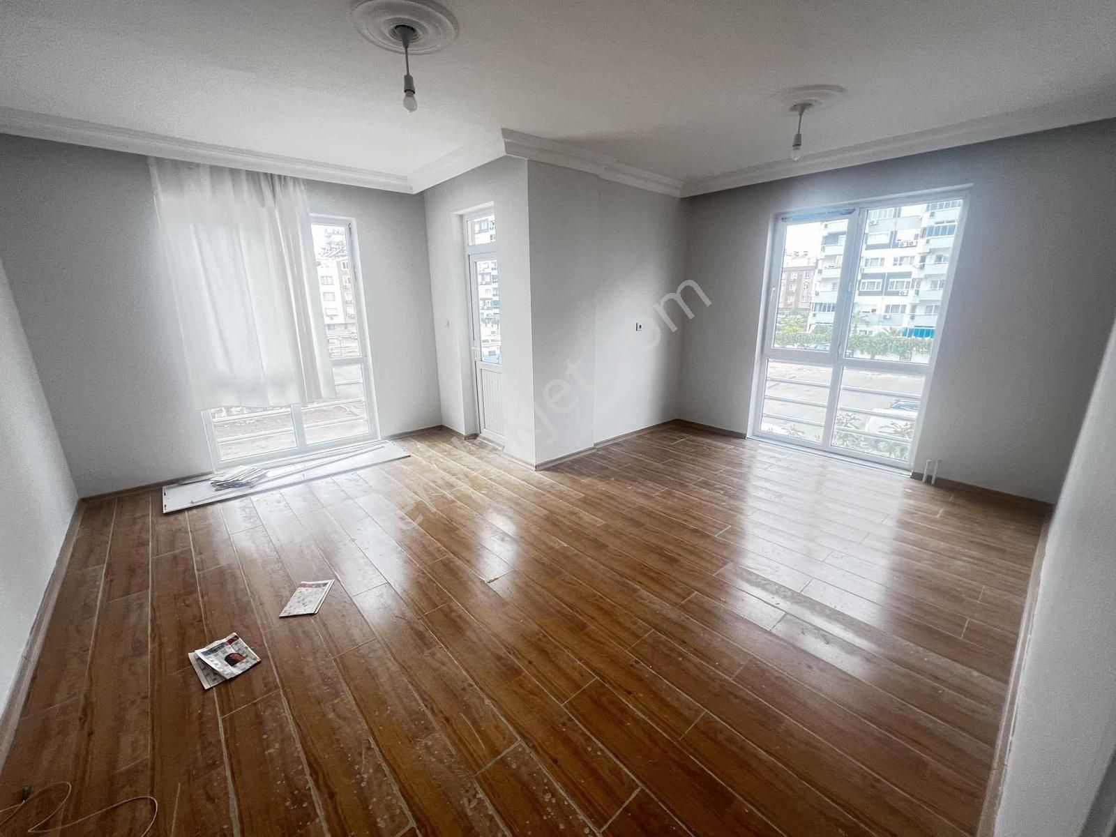 Dutlubahçe Mahallesinde Satılık 3+1 Arakat Daire - Görsel 2