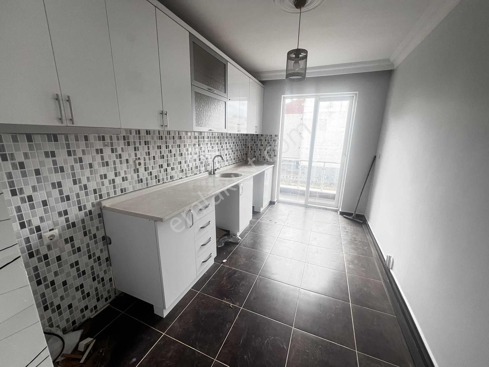 Dutlubahçe Mahallesinde Satılık 3+1 Arakat Daire - Görsel 6