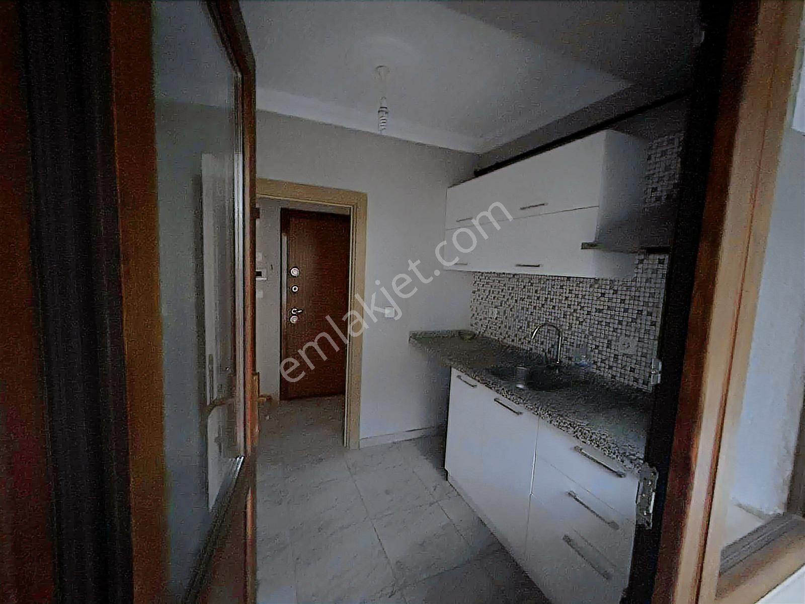 Taştepe'de 2+1 80 M2 2. Kat Asansörlü Kiralık Daire - Görsel 3