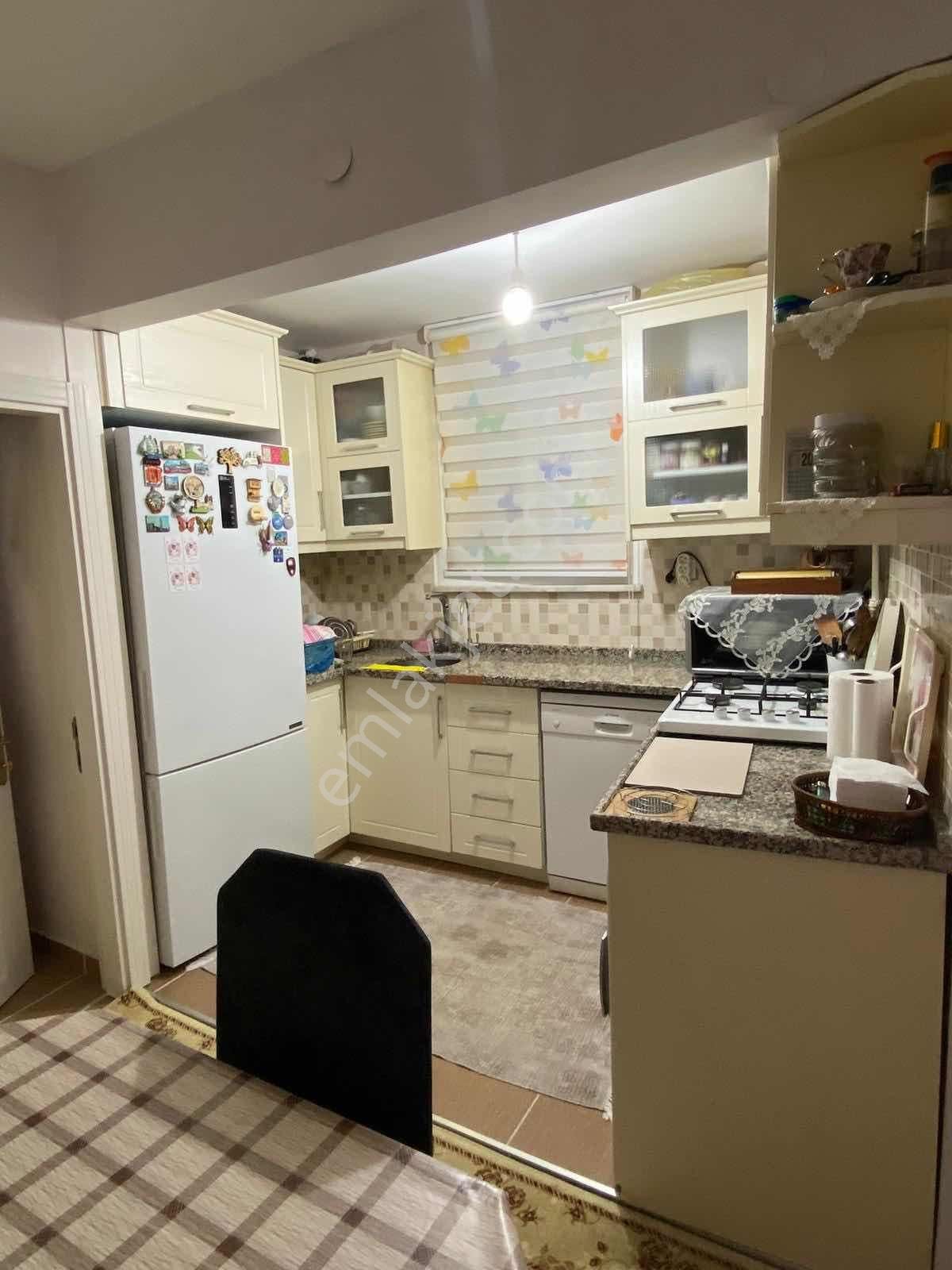 Sümbülefendi Cambaziye Çıkmazı Sokak 1.kat 2+1 70m2 Kiracılı - Görsel 18