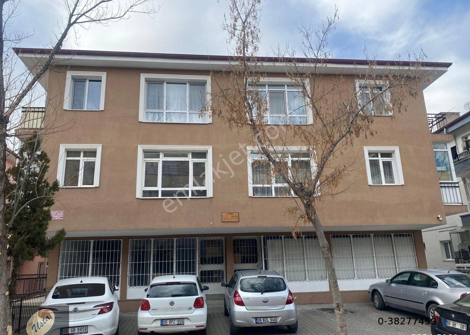 Zülfükar Sokak'ta Bakımlı 3+1 2.kat Daire...