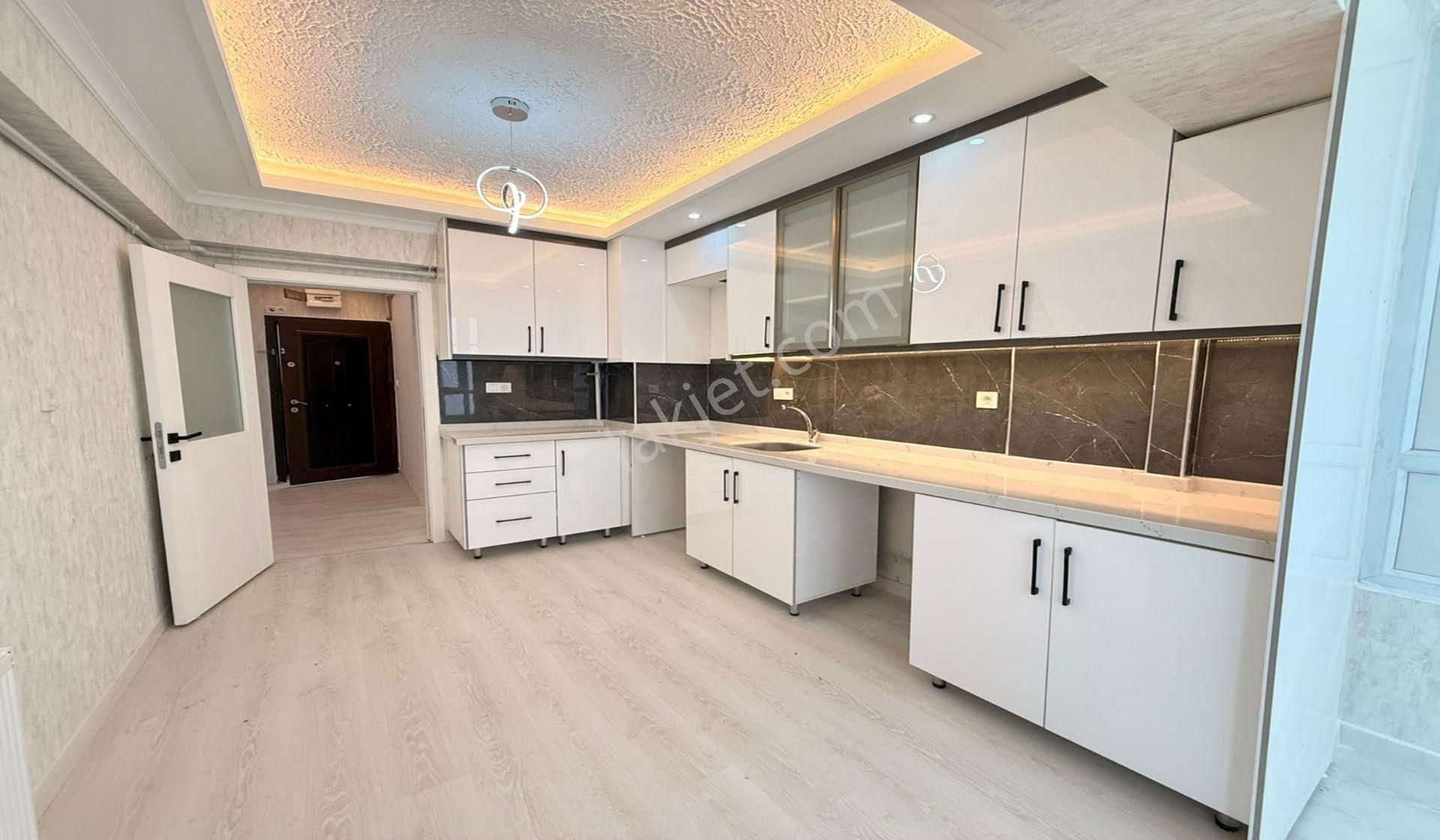 İncirli Refiksaydam Caddesi Yakını 3+1 Bağımsız Katta Ful Yapılı