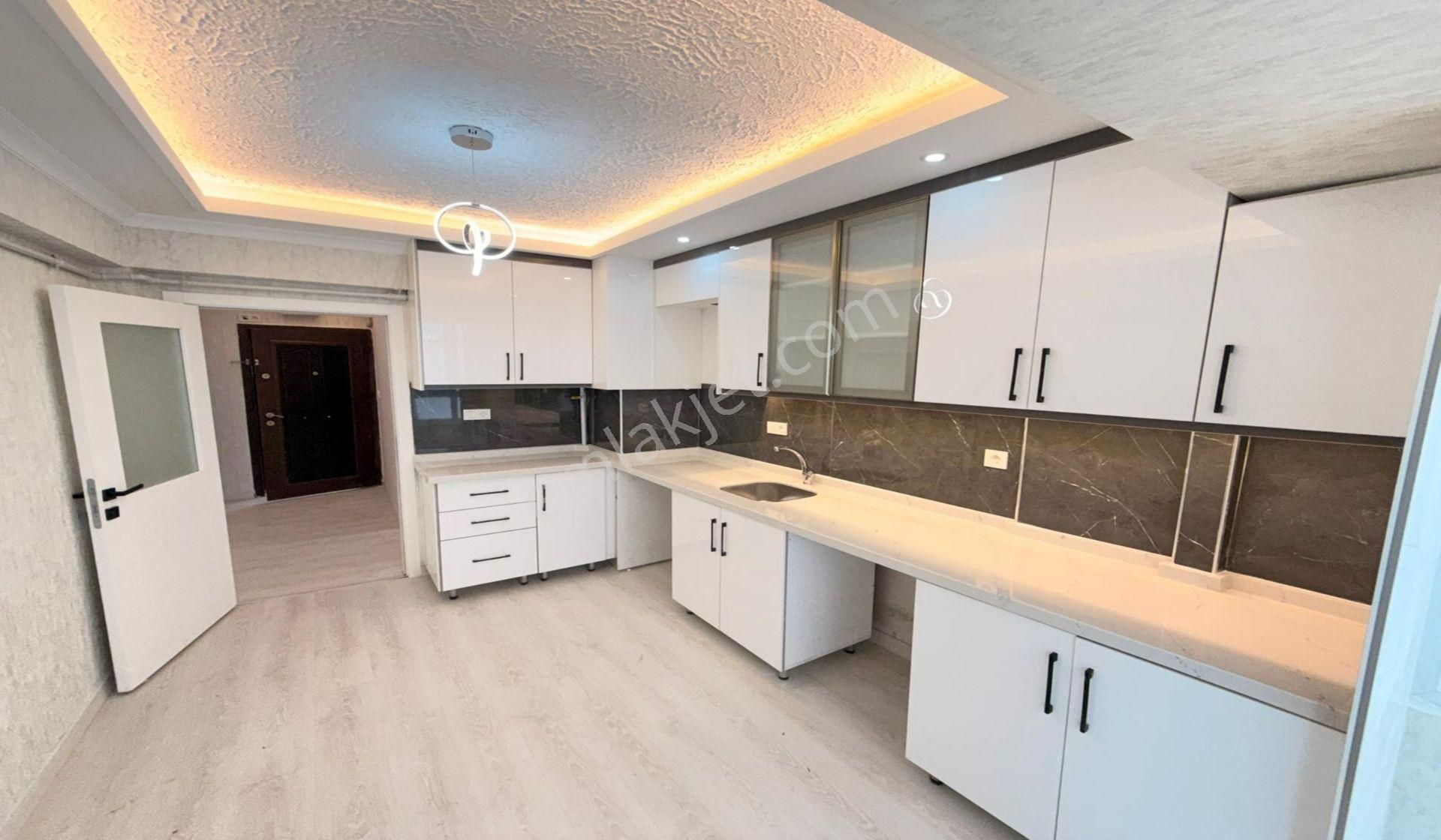 İncirli Refiksaydam Caddesi Yakını 3+1 Bağımsız Katta Ful Yapılı - Görsel 4