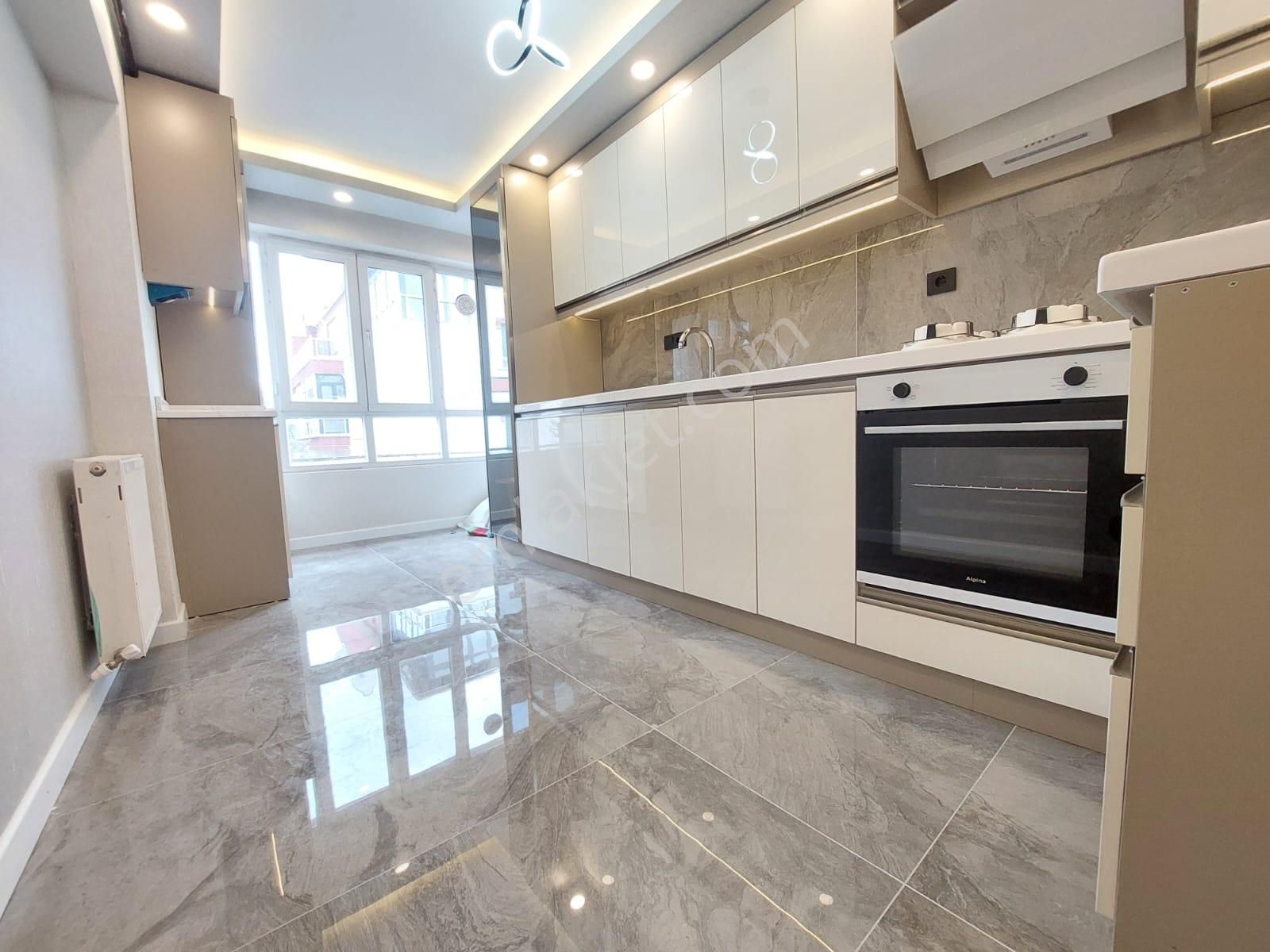 Elvan Mah Satılık 3+1 Ful Yapılı Kat Ta Geniş Daire - Görsel 3