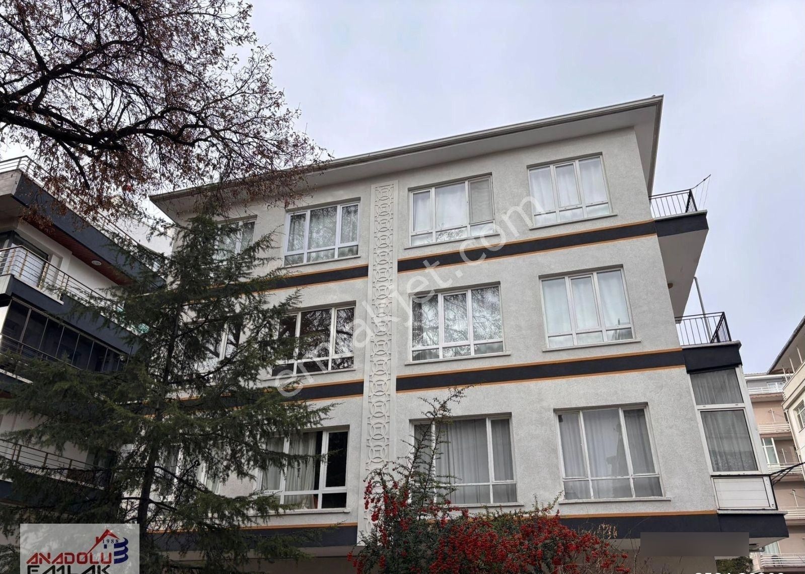 Anadoludan Bahçelievlerde 3+1 2.katta Otoparklı Bakımlı