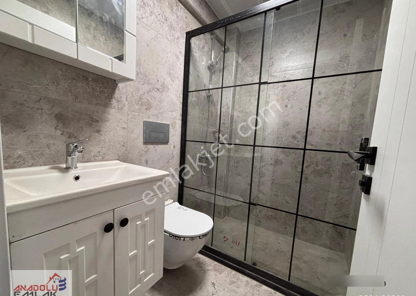 Bahçelievlerde Cadde De Köşe Ön 1+1 Daire & Her İşe Uygun İşyeri - Görsel 12