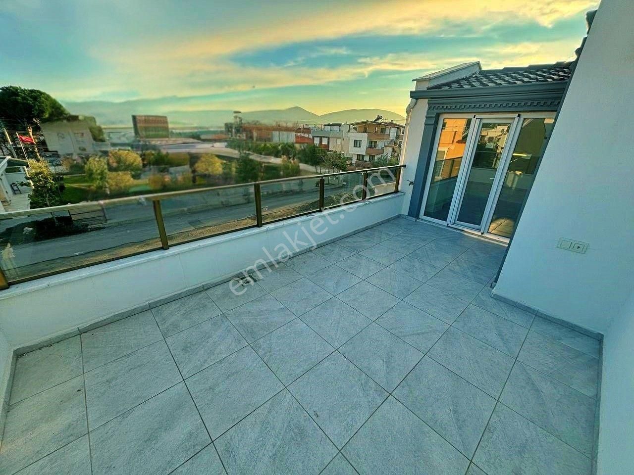 Uytun'dan Burhaniye Öğretmenler Mahallesinde 3+1 Satılık Dubleks - Görsel 7