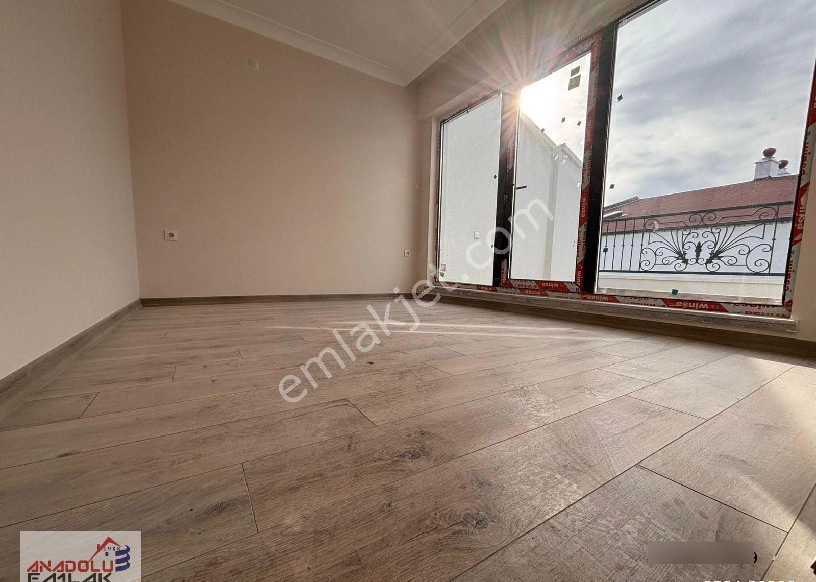 Anadoludan Bahçelievlerde Yeni Binada 3+1 Katta Teraslı Dublex - Görsel 4