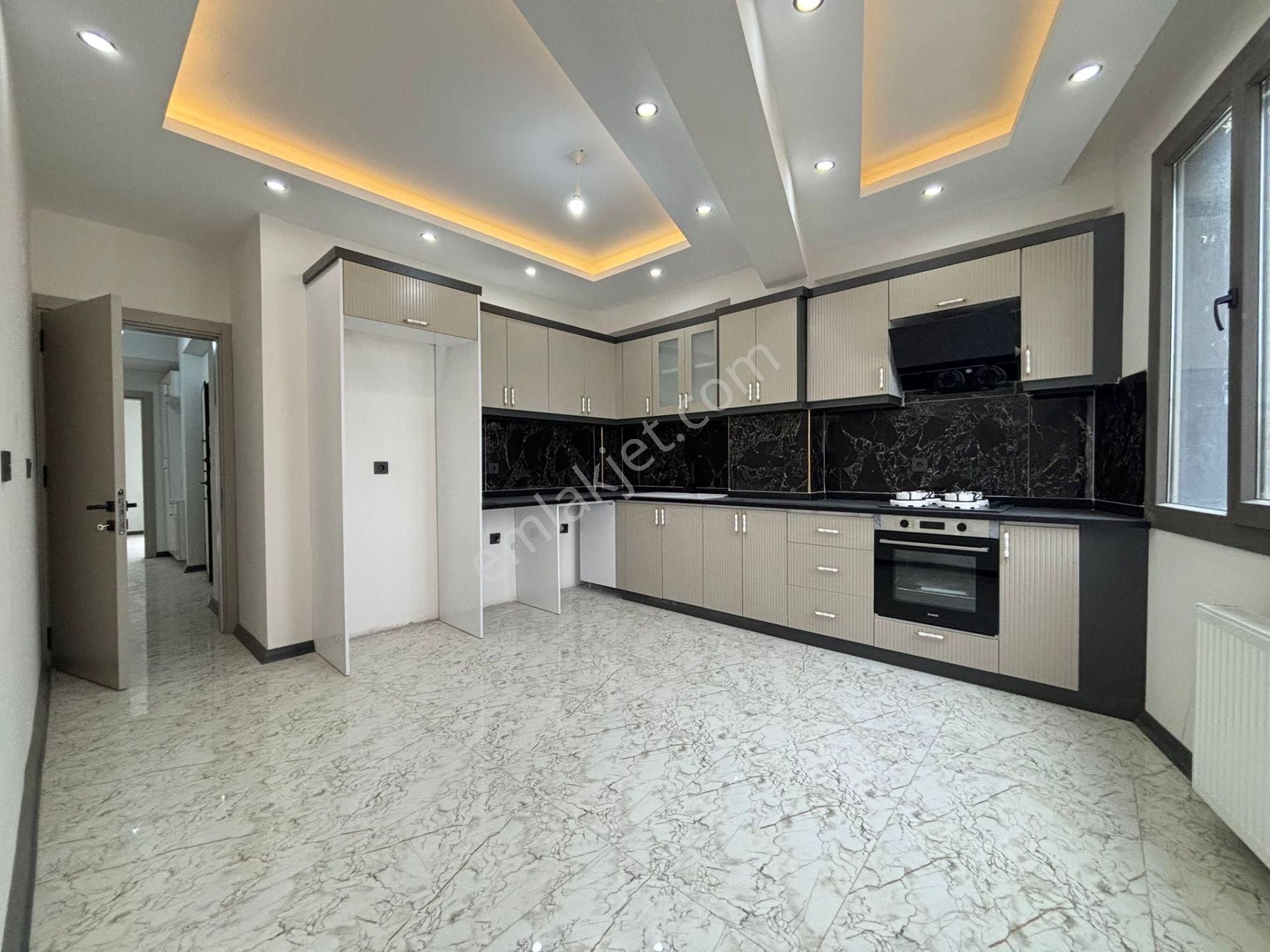 Mera Emlaktan Tuzcumurat Mh. Ayrı Mutfak Ön Cephe 2+1 Lüx Daire