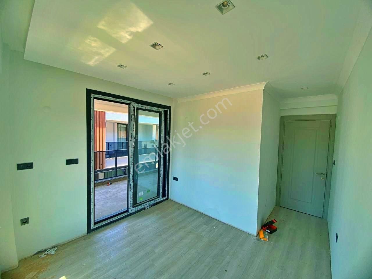 Uytundan Örende Site İçerisinde Müstakil Bahçeli 3+1 Villa - Görsel 8